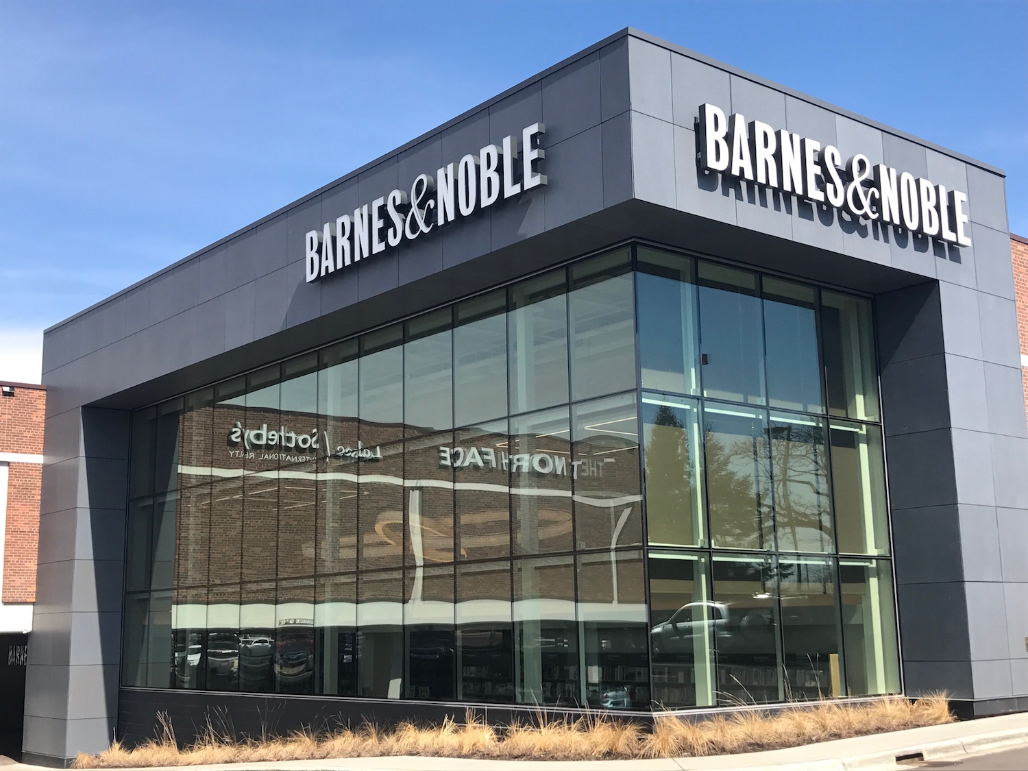 Exterior Of New Barnes Noble In Edina Minnesota Visit Twin Cities